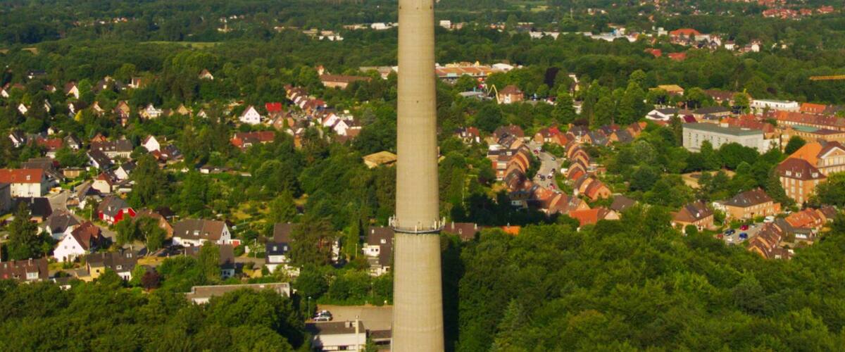 Blick auf den Fernmeldeturm Kiel. (Mit einem Multicopter fotografiert.)