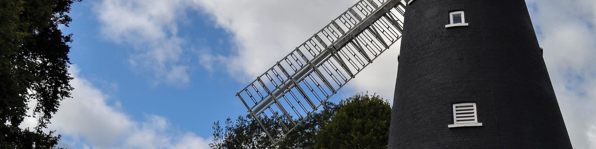 Shirley Windmill Wikidata has entry Q26351365 with data related to this item.