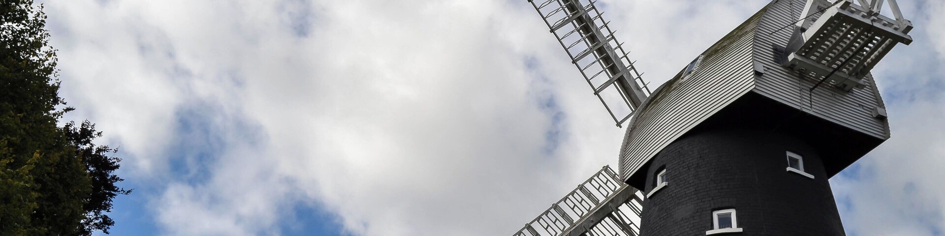 Shirley Windmill Wikidata has entry Q26351365 with data related to this item.