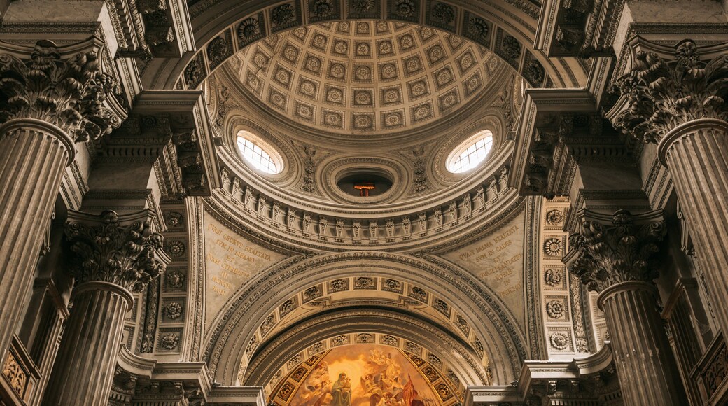 Sant\'Angelo showing interior views, heritage architecture and heritage elements