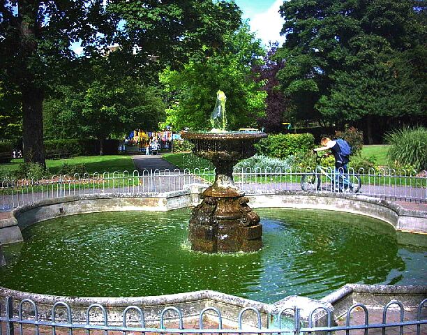 Fountain in Manor Park, Sutton.