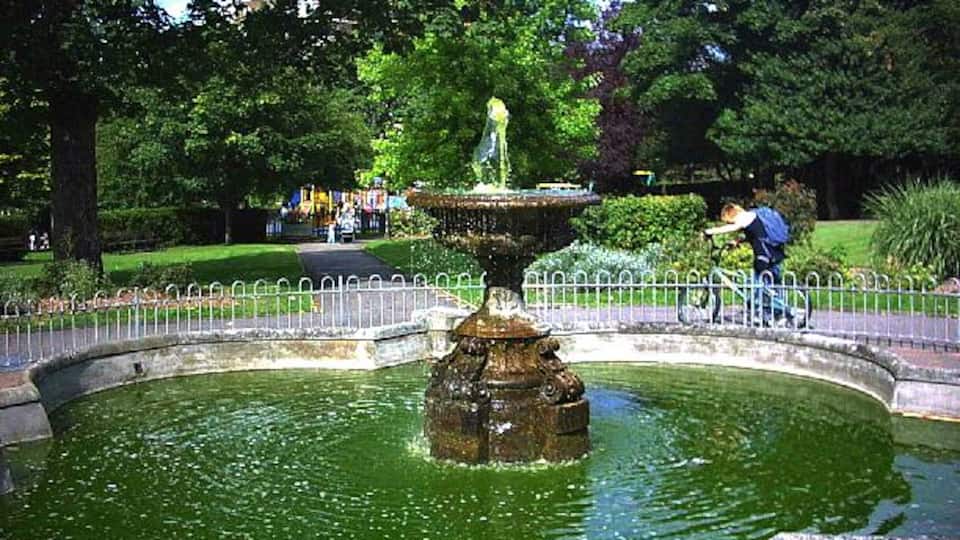 Fountain in Manor Park, Sutton.