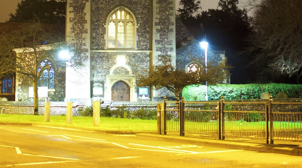 I'd intended something more creative on a quick trip out to complete my task for the day, but not a single photo looked as good as I had thought it could. I was still planning to take a photo of the closest church to us and was pleasantly surprised how well it came out. I was a little sceptical because only the ground floor is lit by street lights, but thanks to the light pollution of the Uxbridge Road, the entire church was lit up with a fairly short exposure.