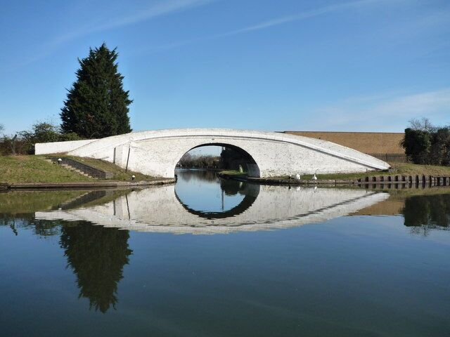 Bulls Bridge, Grand Union Canal Bulls Bridge (built 1801) spans the entrance to the Paddington Arm linking Paddington to Uxbridge. It was begun in 1801 and was joined to the main canal at Bulls Bridge in 1805.