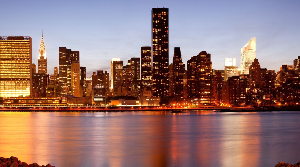 Skyline of buildings at Midtown Manhattan, New York City, NY, USA
