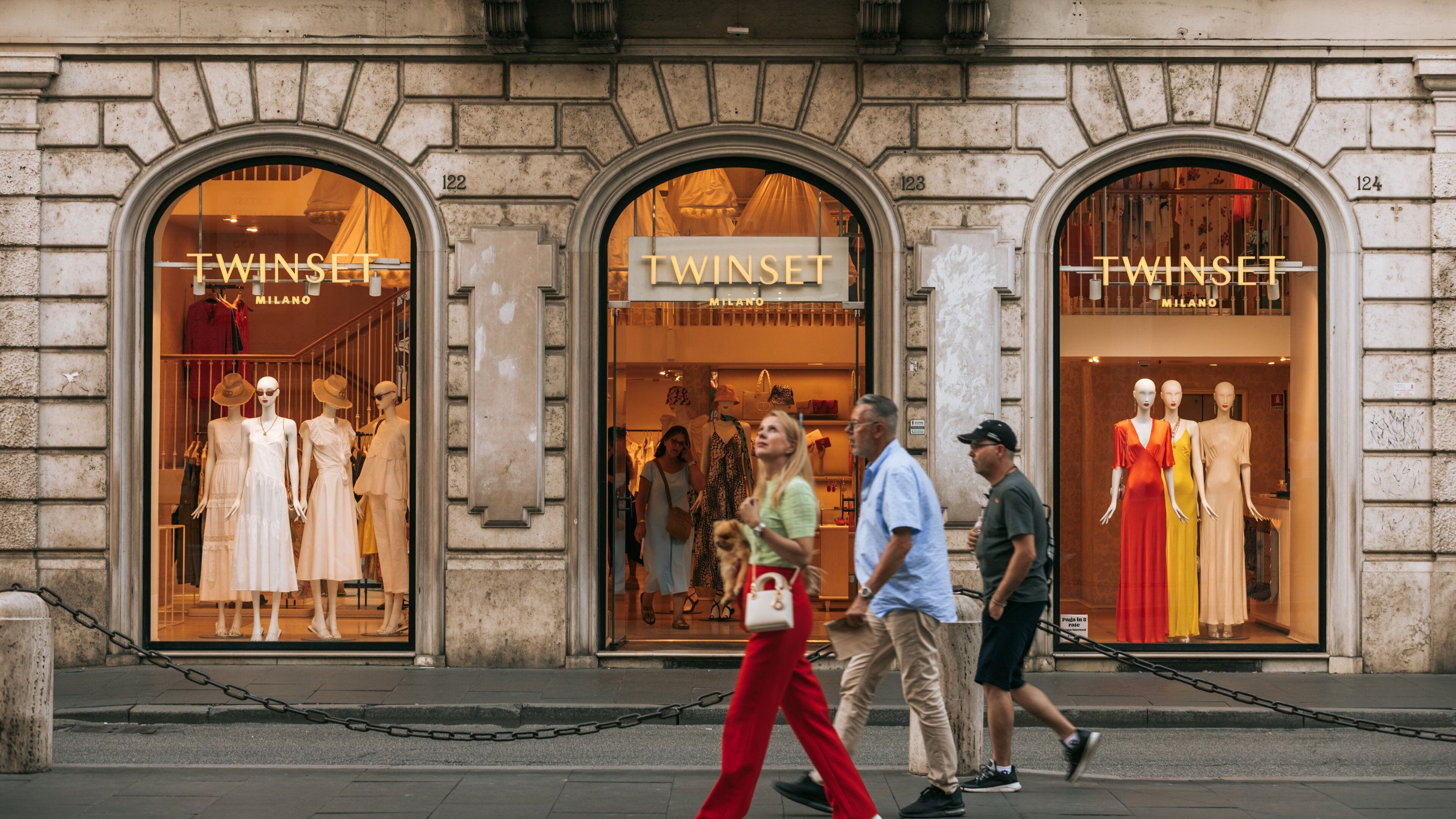Campo Marzio which includes shopping and street scenes