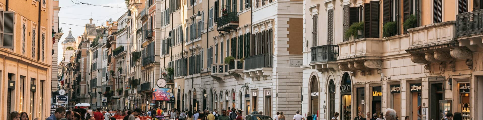 Campo Marzio showing street scenes and a city