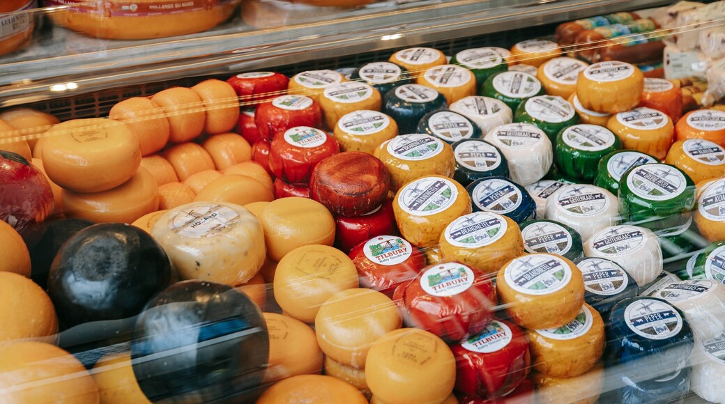 Van Lennepbuurt featuring markets and food