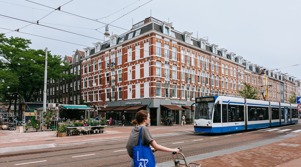 Van Lennepbuurt which includes railway items, heritage elements and a city