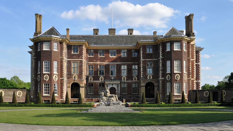 This is a photo of listed building number