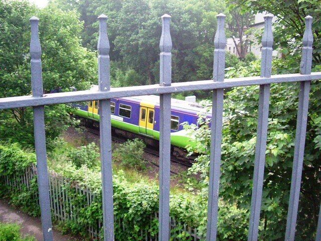 North London Line train, Chiswick Between Gunnersbury and Kew Gardens station.
