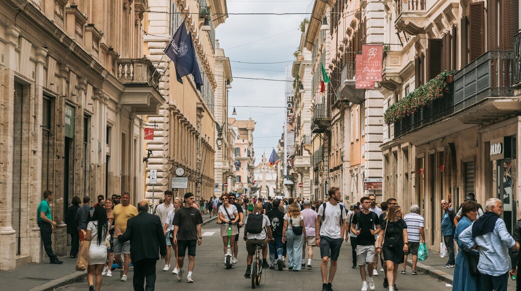 Colonna featuring street scenes and a city