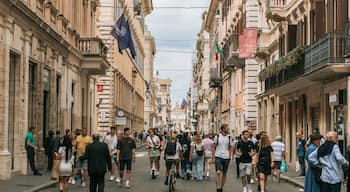 Colonna featuring street scenes and a city