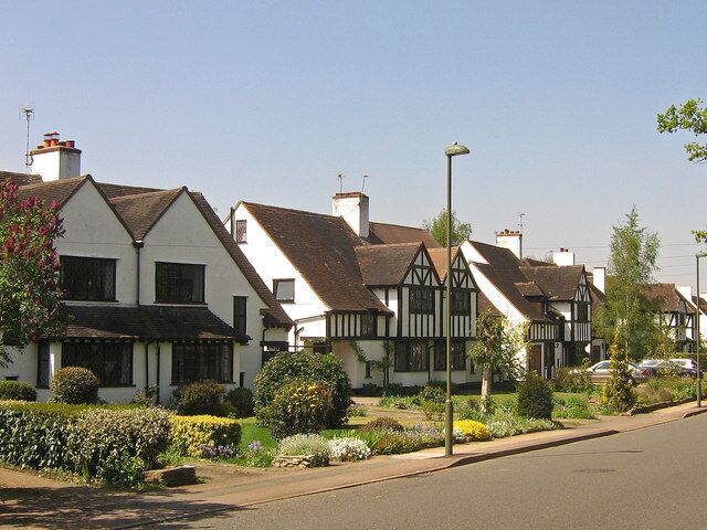 Willett Way Various builders were involved in developing Petts Wood in the late 1920s/1930s, and provided they subscribed to the overall vision of Basil Scruby, the man behind the concept of Petts Wood as a green field "garden suburb", they were allowed to leave their individual mark. These houses in Willett Way were built by one of the best known builders in Petts Wood, Noel Rees, typified by his "Tudor" style. Willett Way is one of a number of sites in Petts Wood commemorating William Willett, the man behind daylight saving, the precursor of "British Summer Time", who lived in nearby Chislehurst and whose idea came to him while riding in pre-development Petts Wood.