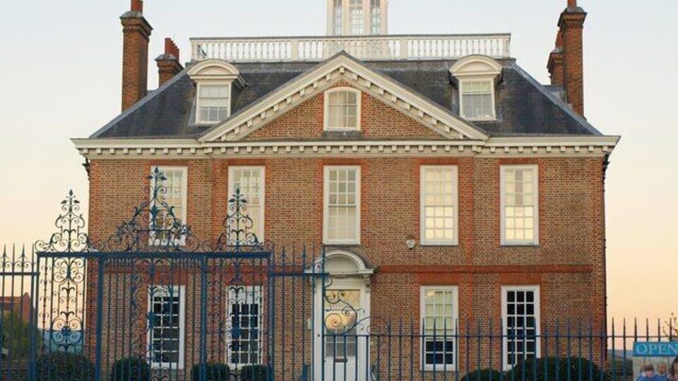 Eagle House and gates, Mitcham