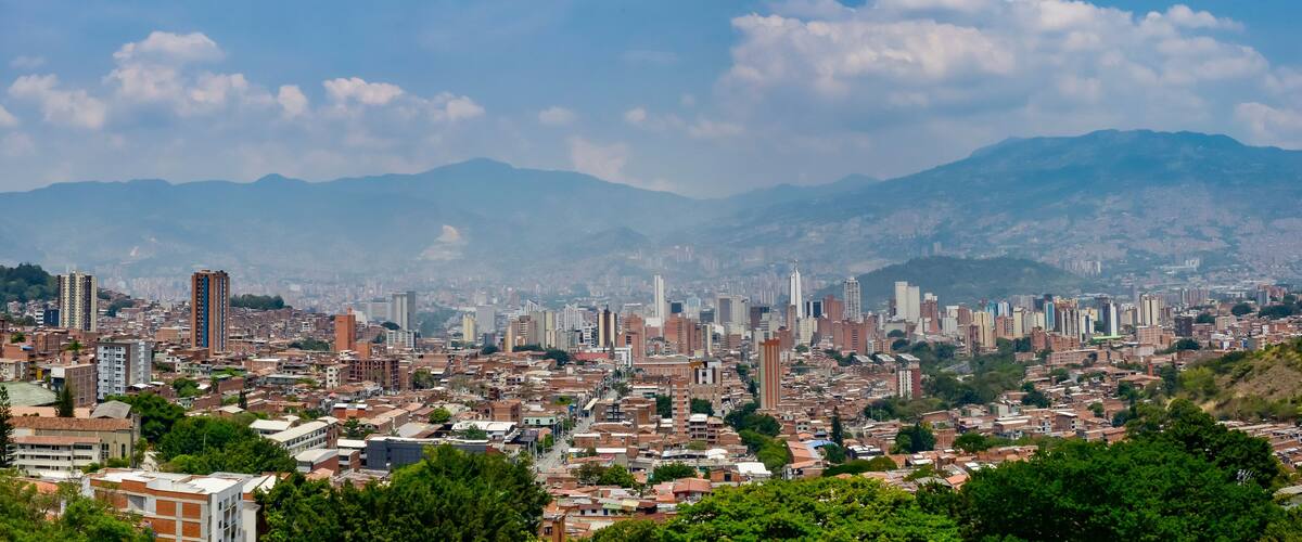 Paisaje Medellín desde Barrio Buenos Aires, Colombia, Sur America