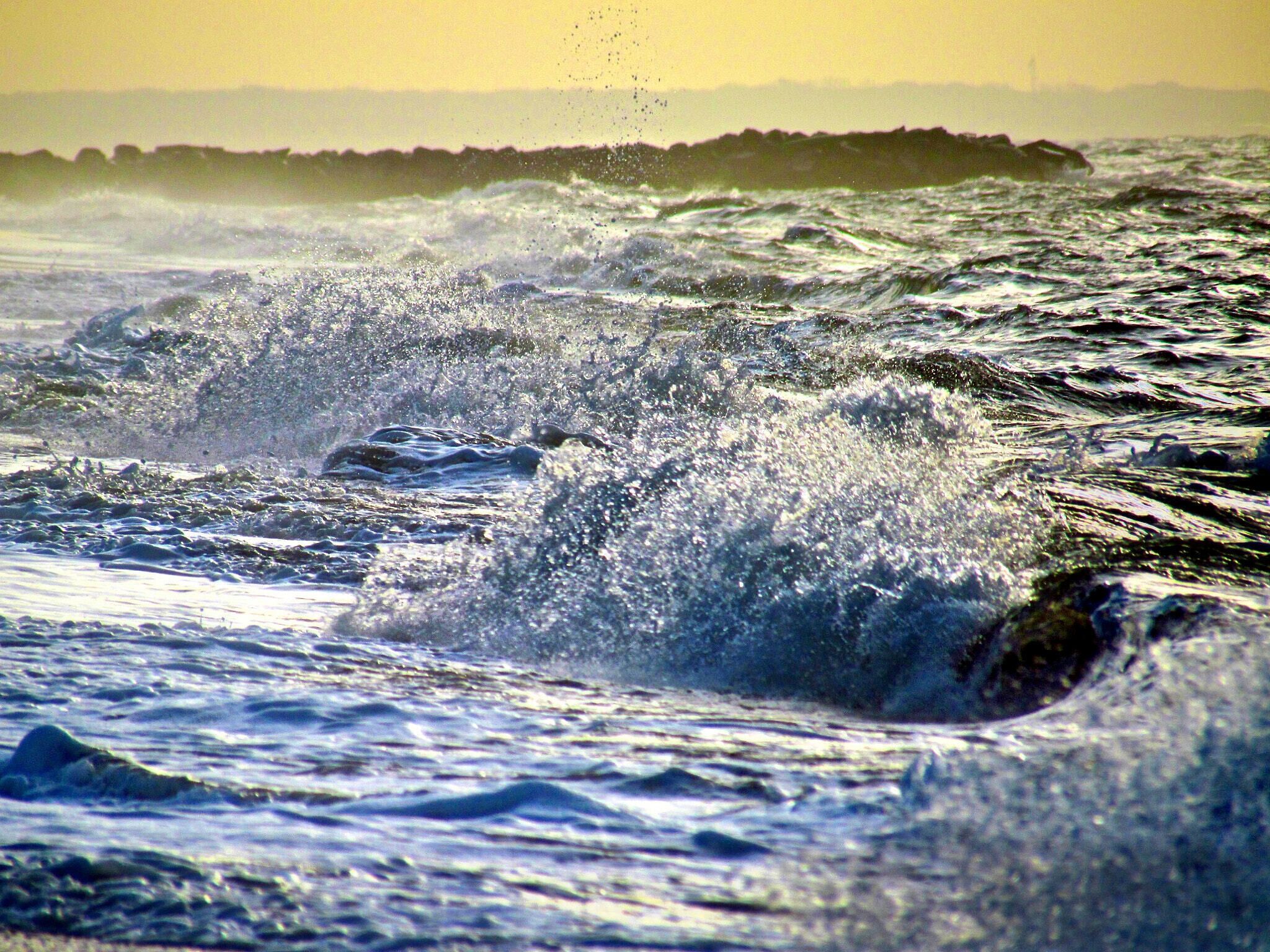 500px provided description: [#sea ,#nature ,#waves ,#ostia]