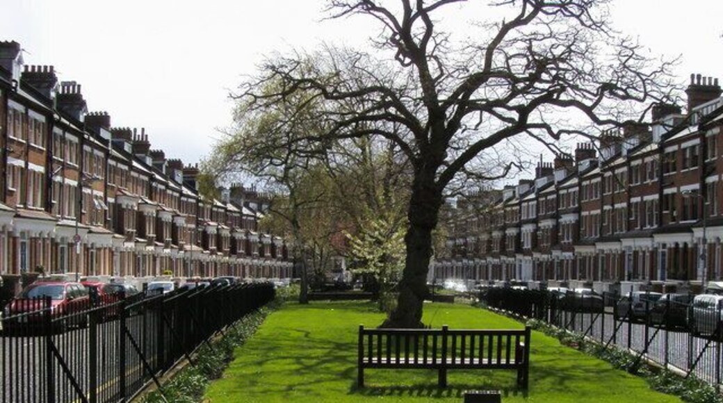 Primrose Gardens Primrose Gardens central green space