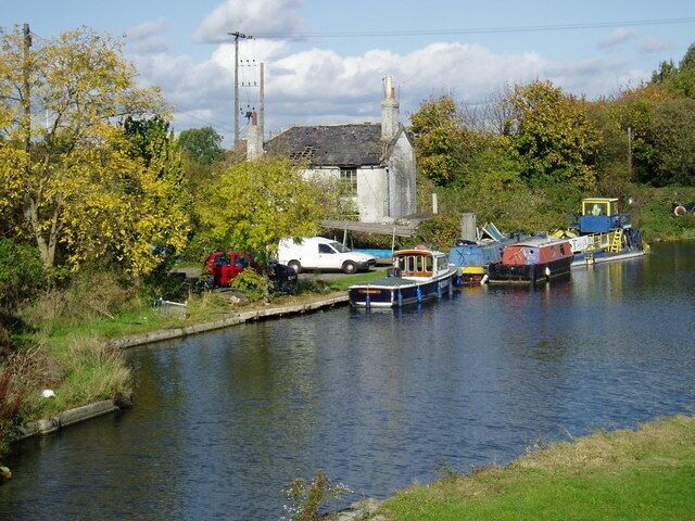 The start of the Paddington arm of the Grand Union canal from Bull's Bridge