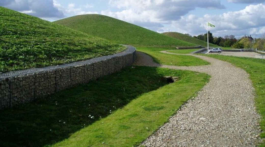 Northala Fields showing the two minor northern mounds. Photograph also shows the car park located at the Western Ave slip road entrance. The edge of the tallest mound is seen in the foreground.