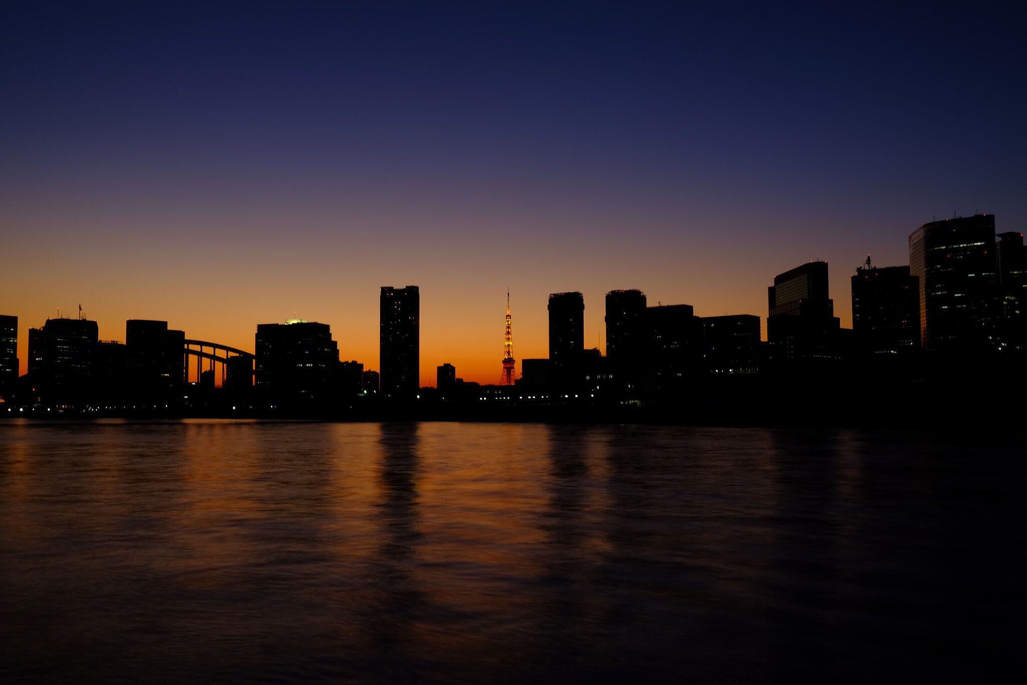 500px provided description: www.flickr.com/photos/foooomio/32326200590/ [#Sky ,#Sunset ,#City ,#Skyline ,#Cityscape ,#Tokyo ,#Japan ,#Building ,#Tower ,#Waterfront]