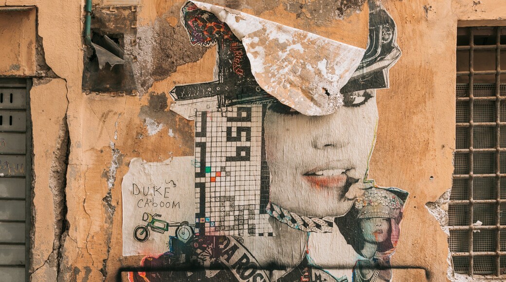 Ponte featuring outdoor art