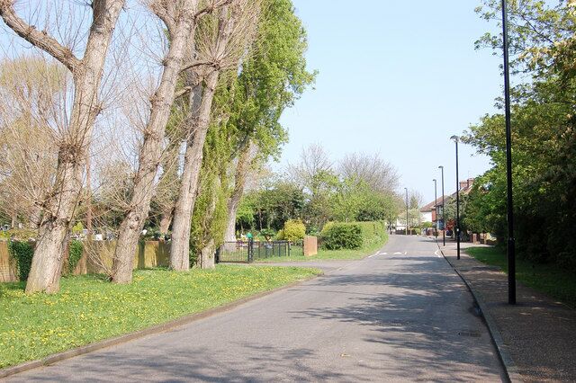 Windmill Lane, Greenford View of southern end of Windmill Lane. The entrance to Greenford Park Cemetery is visible on the left.