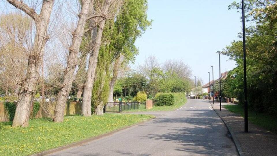 Windmill Lane, Greenford View of southern end of Windmill Lane. The entrance to Greenford Park Cemetery is visible on the left.