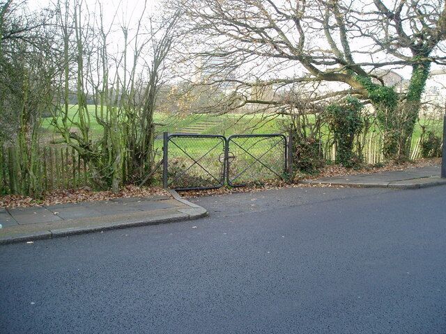 Maintenance entrance to West Middlesex golf course