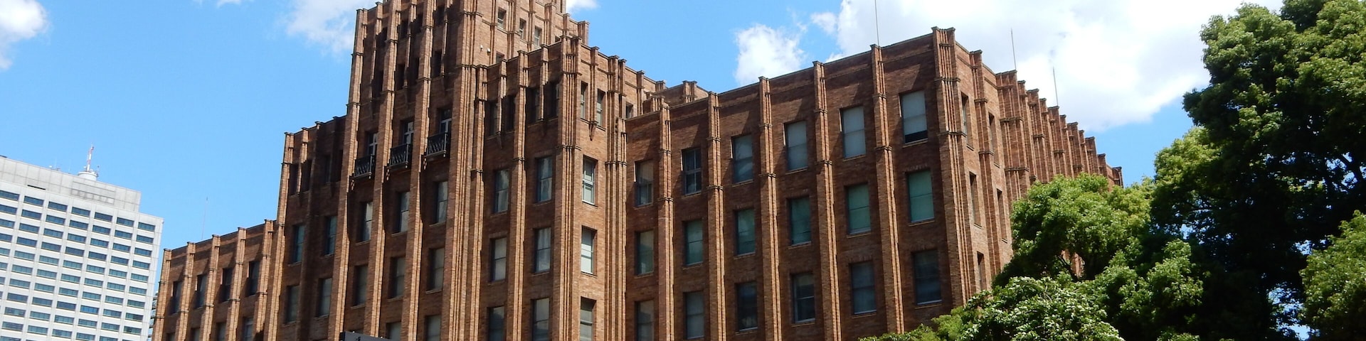 Municipal Research Building (市政会館), located at 1-3 Hibiya Kōen, Chiyoda, Tokyo, Japan