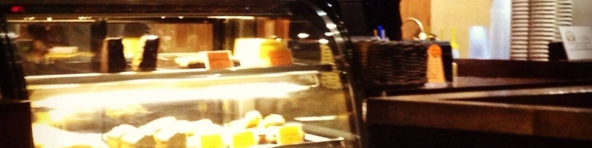 Nice place to chill. Good coffee but lack body. Wifi and opens till late. Weekdays 10am-3am. Weekends 24 hrs.