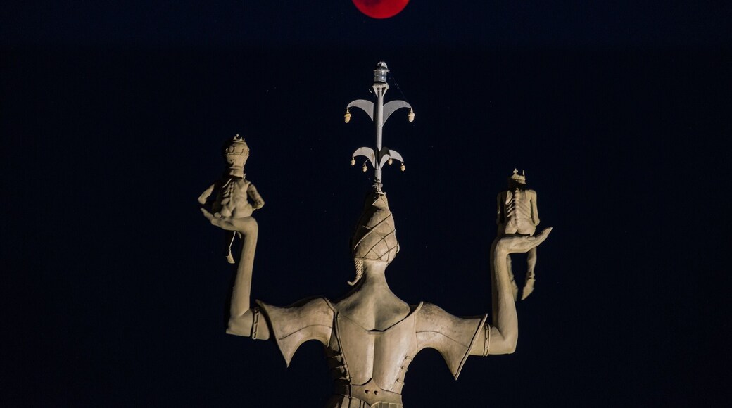 Imperia is a statue by Peter Lenk in the harbour of Konstanz. She is 9m high, weights 18 tons and turns on its axis every 4 minutes.
Her location in the harbour makes it possible to integrate her into compositions of lunar eclipses ( such as the one of July 27 2018 in this case).
Very popular spot #LikeALocal