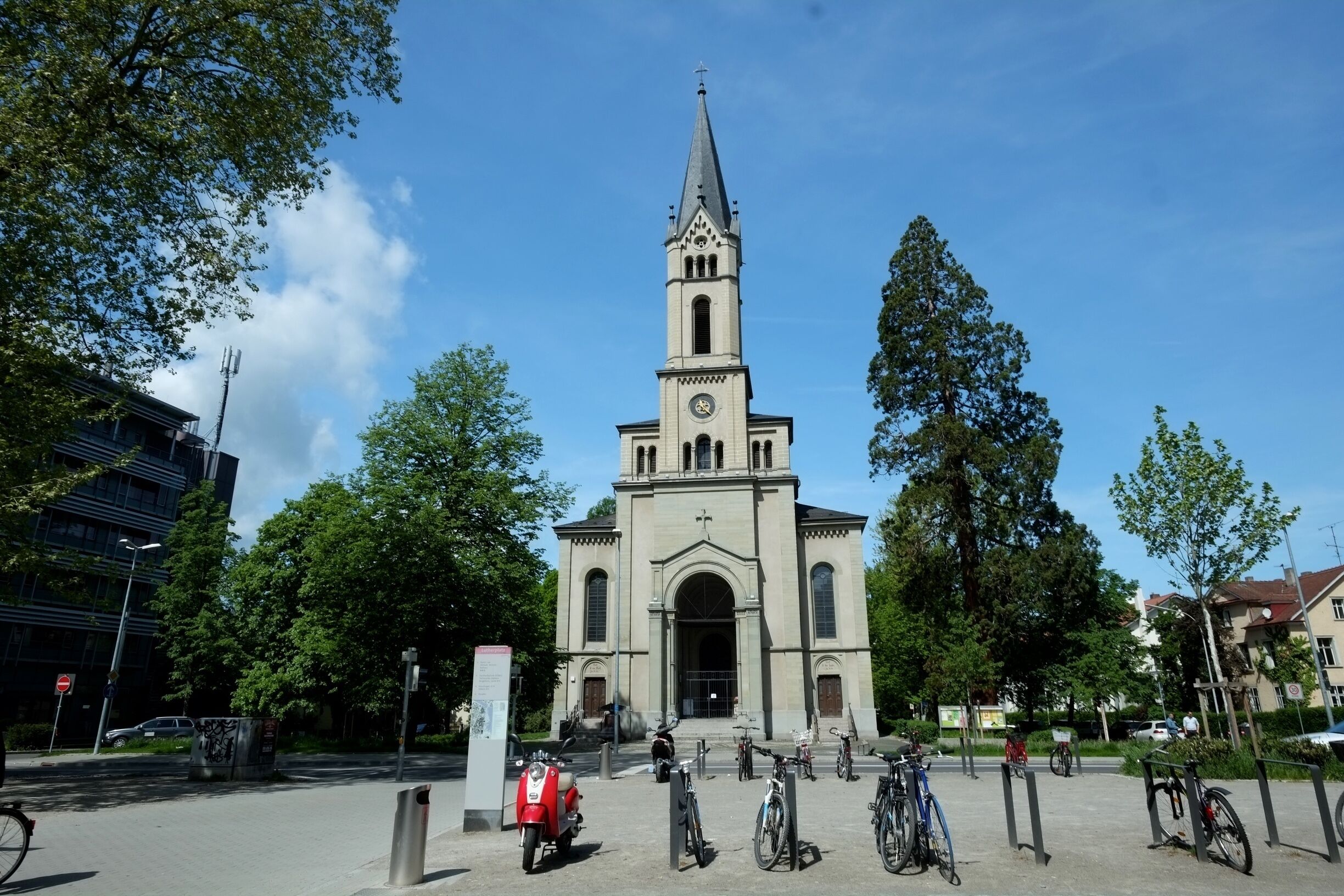 The Luthergemeinde is the Protestant parish in the old town of Constance with the district of Paradies.