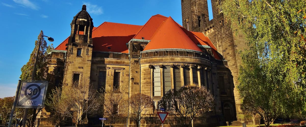 The Christus Church in Dresden Strehlen was built in eclecticism by hard working peoples with education. This image, which was originally posted to Panoramio, was reviewed on 2 September 2014 by the administrator or trusted user Leoboudv, who confirmed that it was available on Panoramio under the above license on that date.