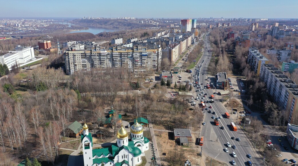 Nizhny Novgorod, Russia, Prioksky district, Prospekt Gagagrina, 04.27.2022. Panorama of the city, top view of the residential area of the city, the temple and the avenue.
