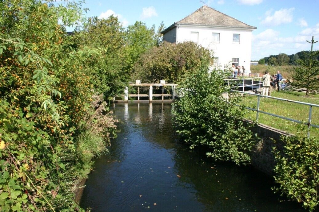 Denkmal Düren 3/031 - Mühlengebäude Eberhardshammer mit Stauwehr im Lendersdorfer Mühlenteich