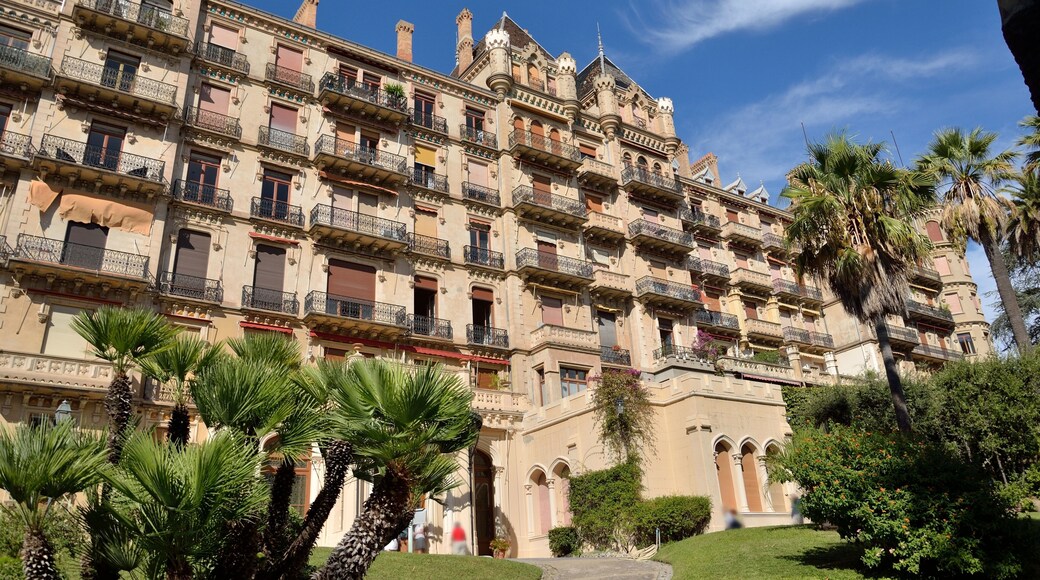 Château Vallombrosa, devenu l'hôtel du Parc puis aujourd'hui transformé en appartements, à Cannes (Alpes-Maritimes)