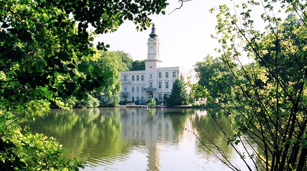 Schloss Dammsmühle / Mühlenteich, Schönwalde (Barnim), Gemeinde Wandlitz, Land Brandenburg, Deutschland