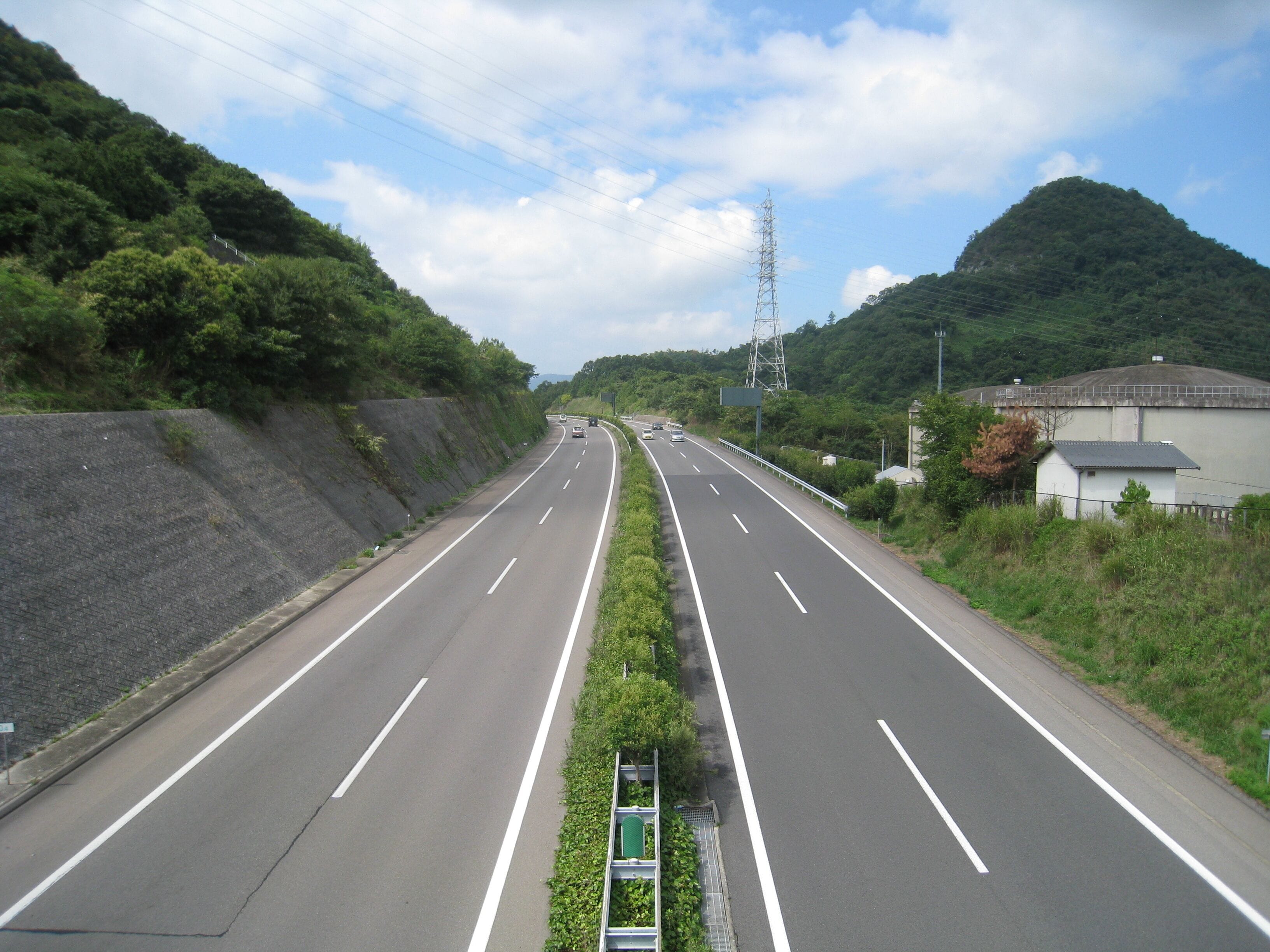 Takamatsu expressway near Mt. Mutsumeyama
