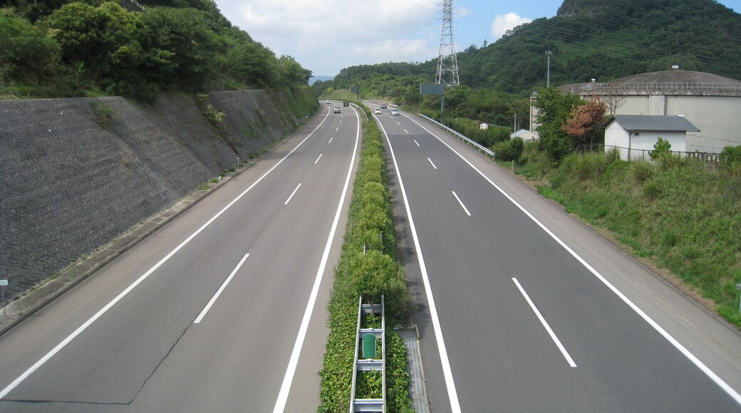 Takamatsu expressway near Mt. Mutsumeyama