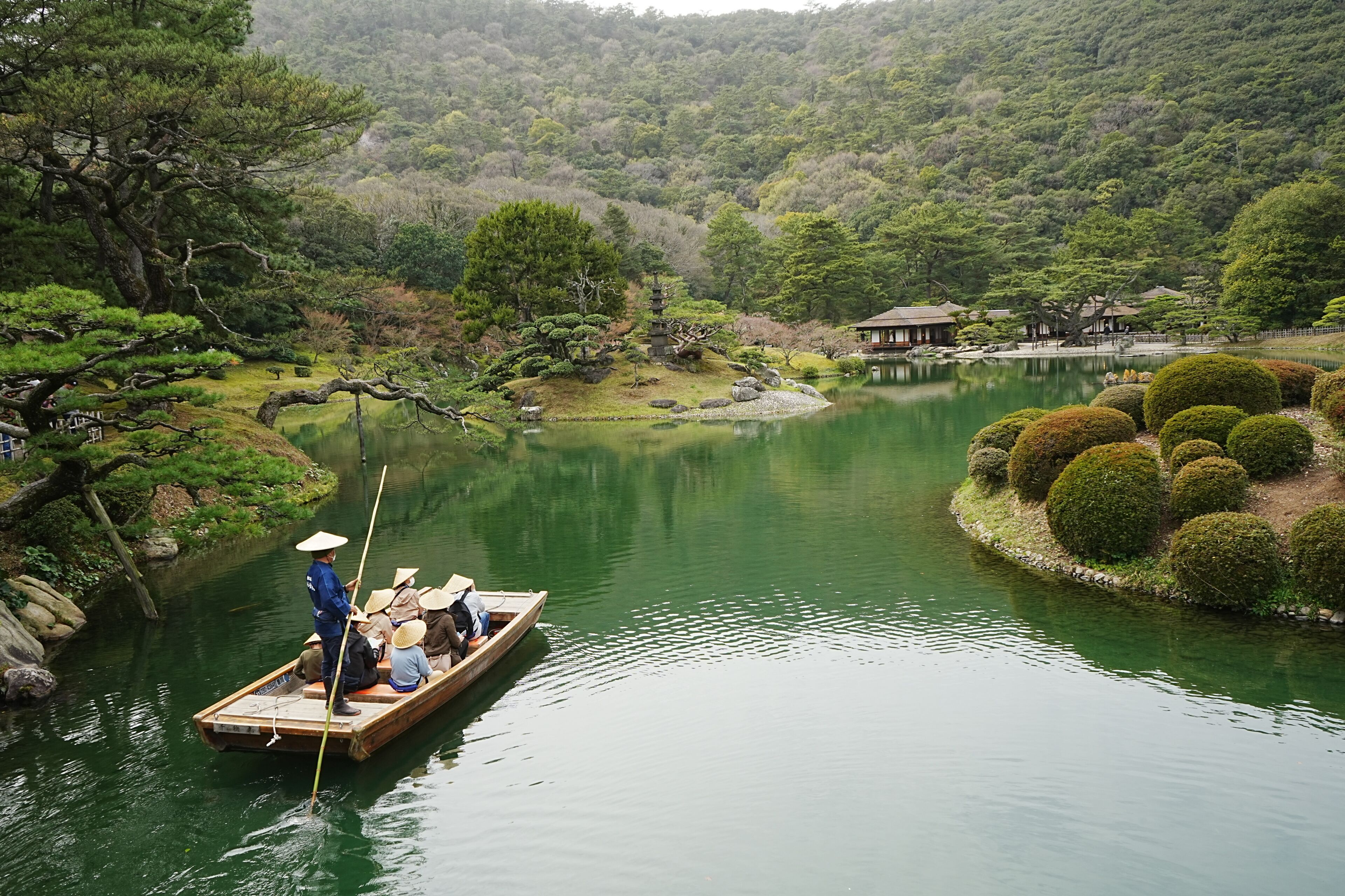 Traditional Japanese Boat on Pond and Japanese Garden at Ritsurin Garden Park in Takamatsu, Kagawa, Japan - 日本 香川 高松 栗林公園 日本庭園 池 和船