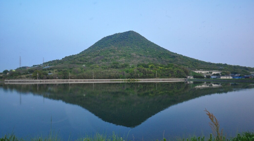 Mount Iino seen from the NNW.