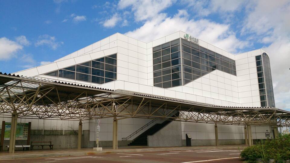 矢代田駅の東口側駅舎