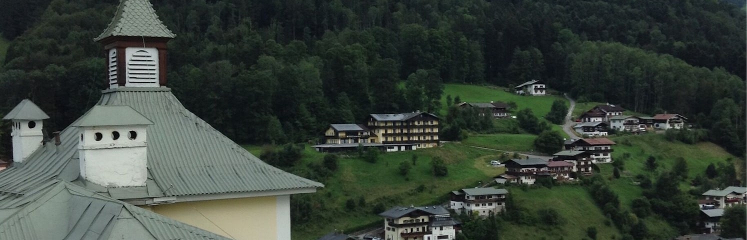 Town near the Königsseeđ©đȘ