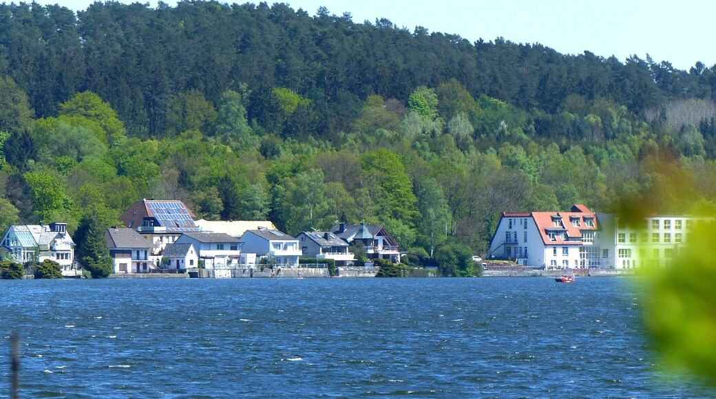 Möhnesee-Wamel – rechts Seeufer-Residenz