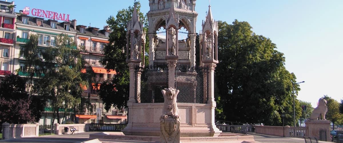 Quai du Mont Blanc, Genève. Monument Brunswick.
