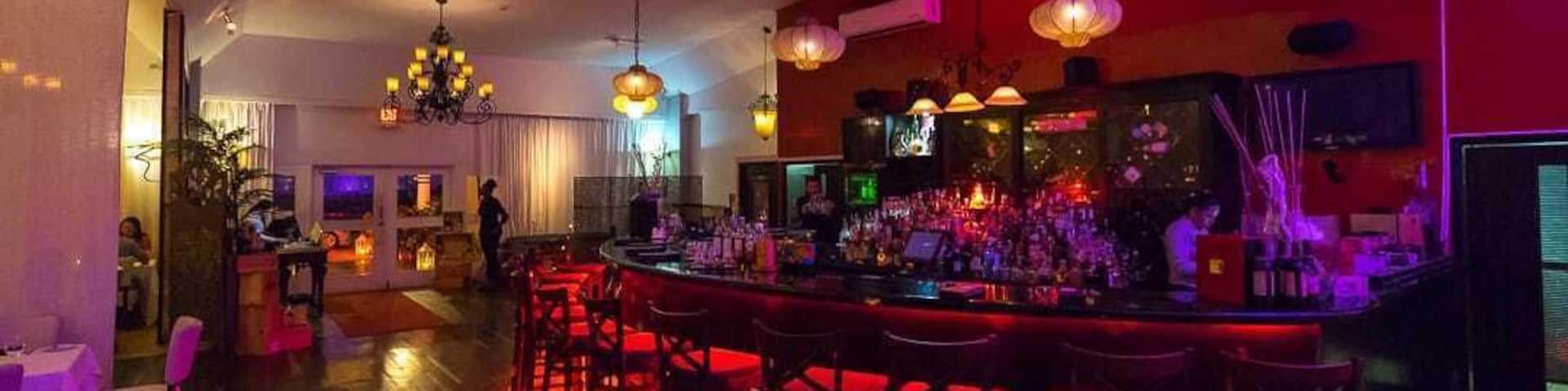 By far the best place to eat in Aruba has been Screaming Eagle! It's a trendy restaurant/lounge in South Beach where you can eat à la carte, but we went for one of Chef Erwin Hüsken’s Seasonal Specials: Carpaccio of scallops! #GoodEats