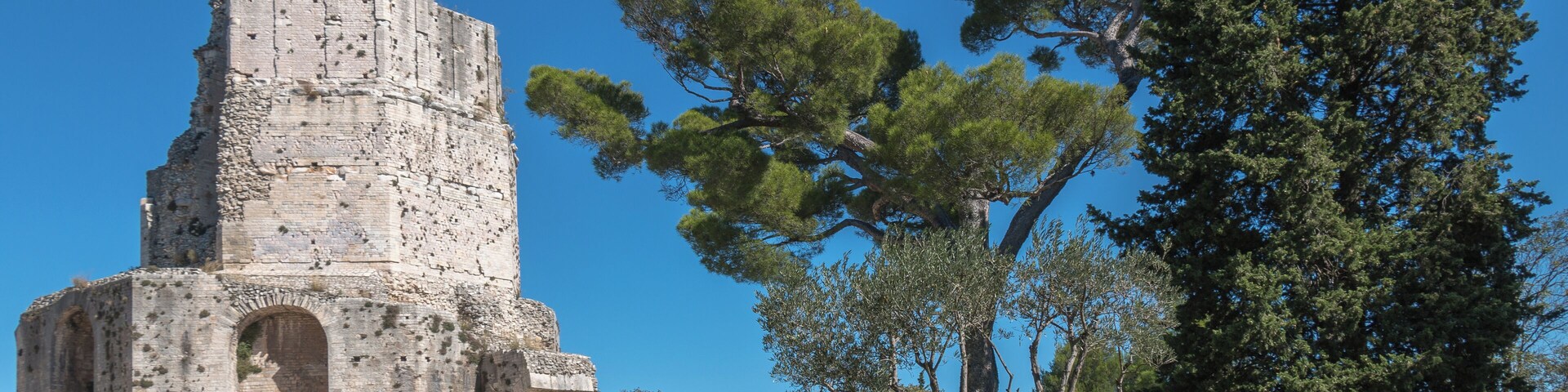 This building is classé au titre des Monuments Historiques. It is indexed in the Base Mérimée, a database of architectural heritage maintained by the French Ministry of Culture, under the reference PA00103155 .