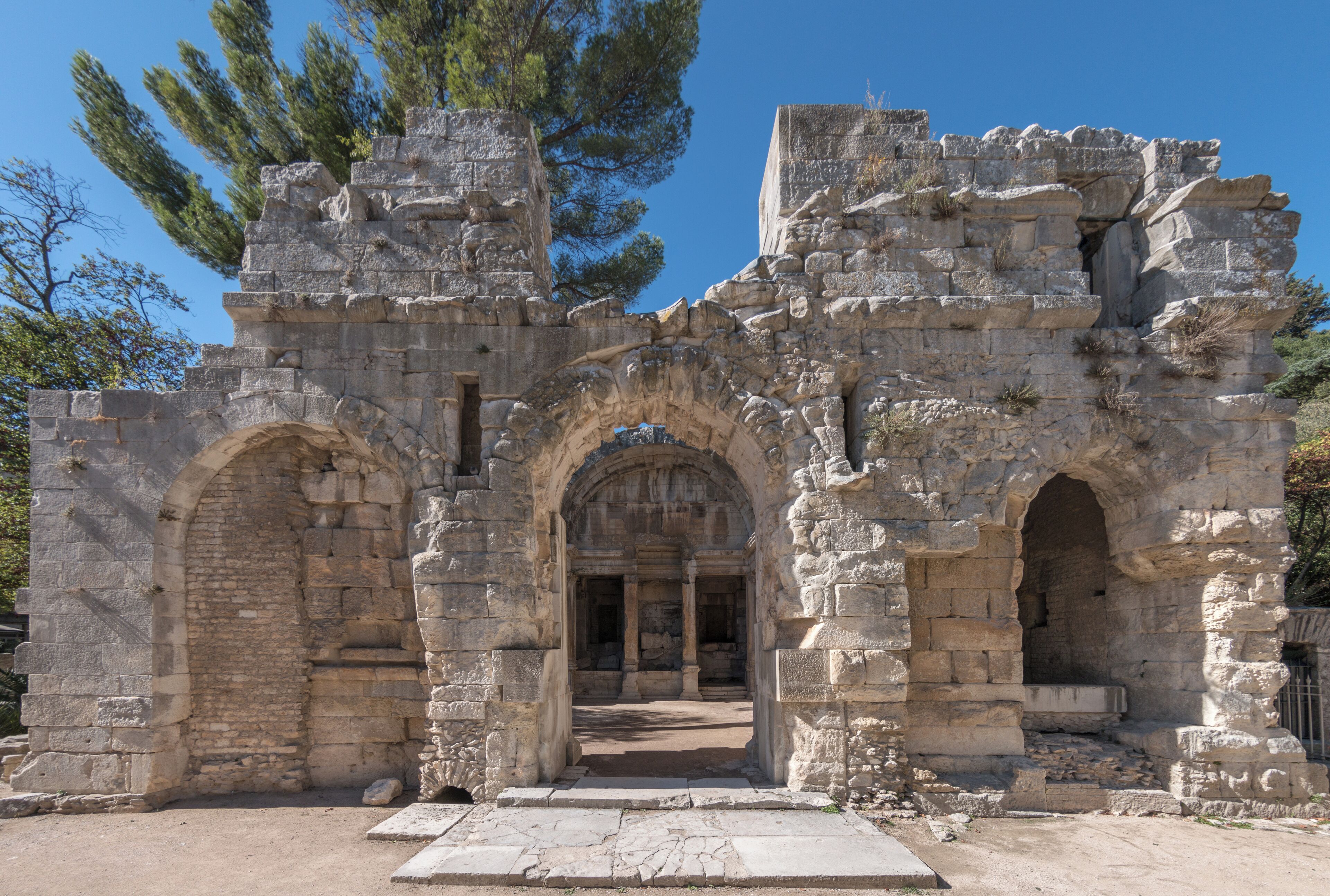 This building is classé au titre des Monuments Historiques. It is indexed in the Base Mérimée, a database of architectural heritage maintained by the French Ministry of Culture, under the reference PA00103124 .