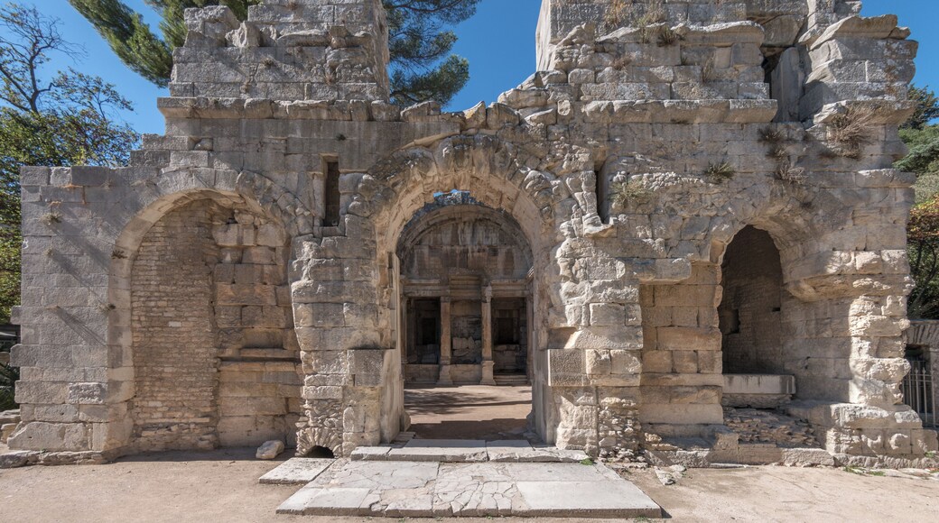 This building is classé au titre des Monuments Historiques. It is indexed in the Base Mérimée, a database of architectural heritage maintained by the French Ministry of Culture, under the reference PA00103124 .